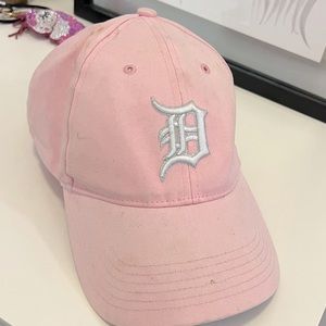 Girls pink detroit tigers hat